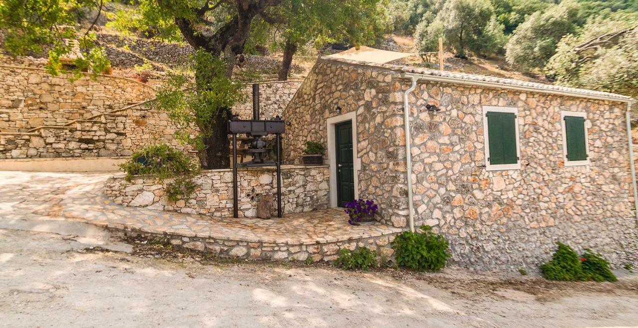 Castelli Olive Press Guest House Ахарави Екстериор снимка