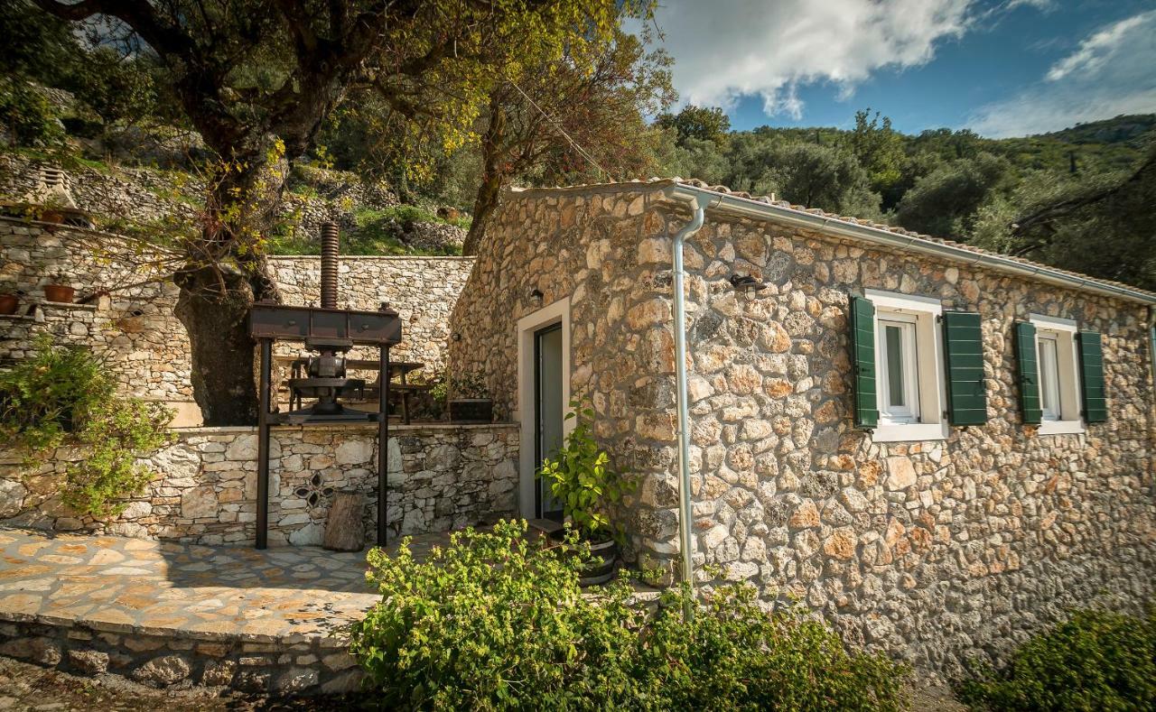 Castelli Olive Press Guest House Ахарави Екстериор снимка